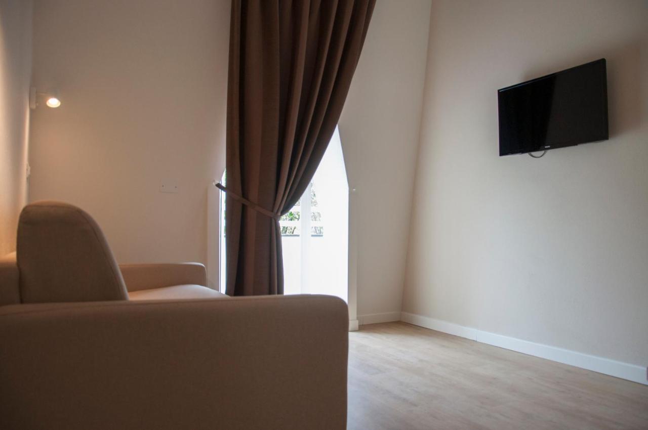 Hotel Ondina E Milazzo Cervia Bagian luar foto