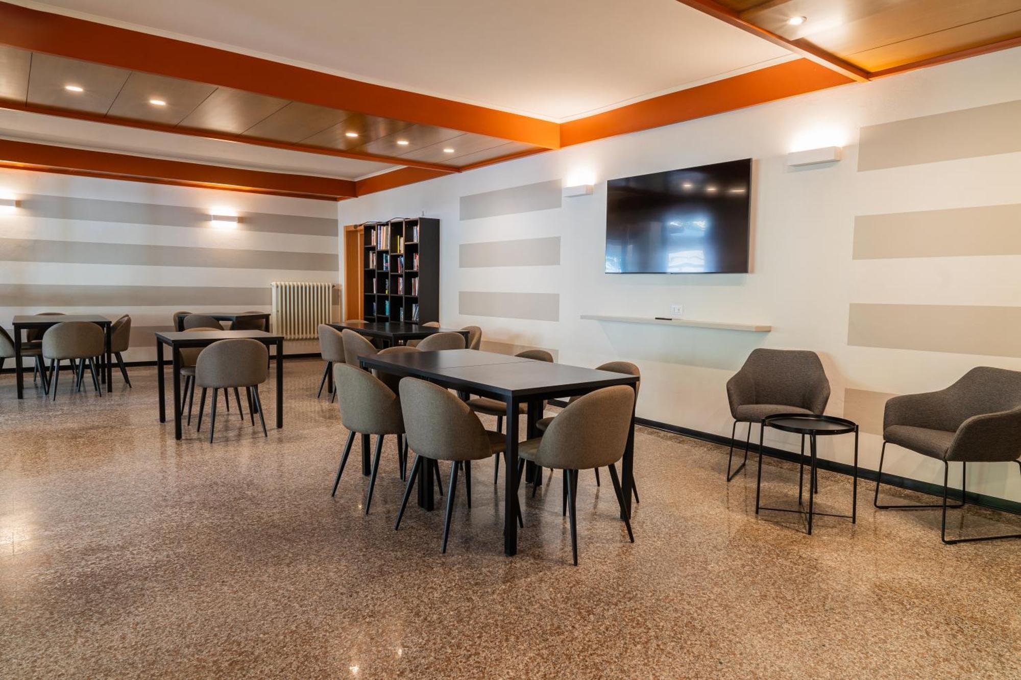 Hotel Ondina E Milazzo Cervia Bagian luar foto