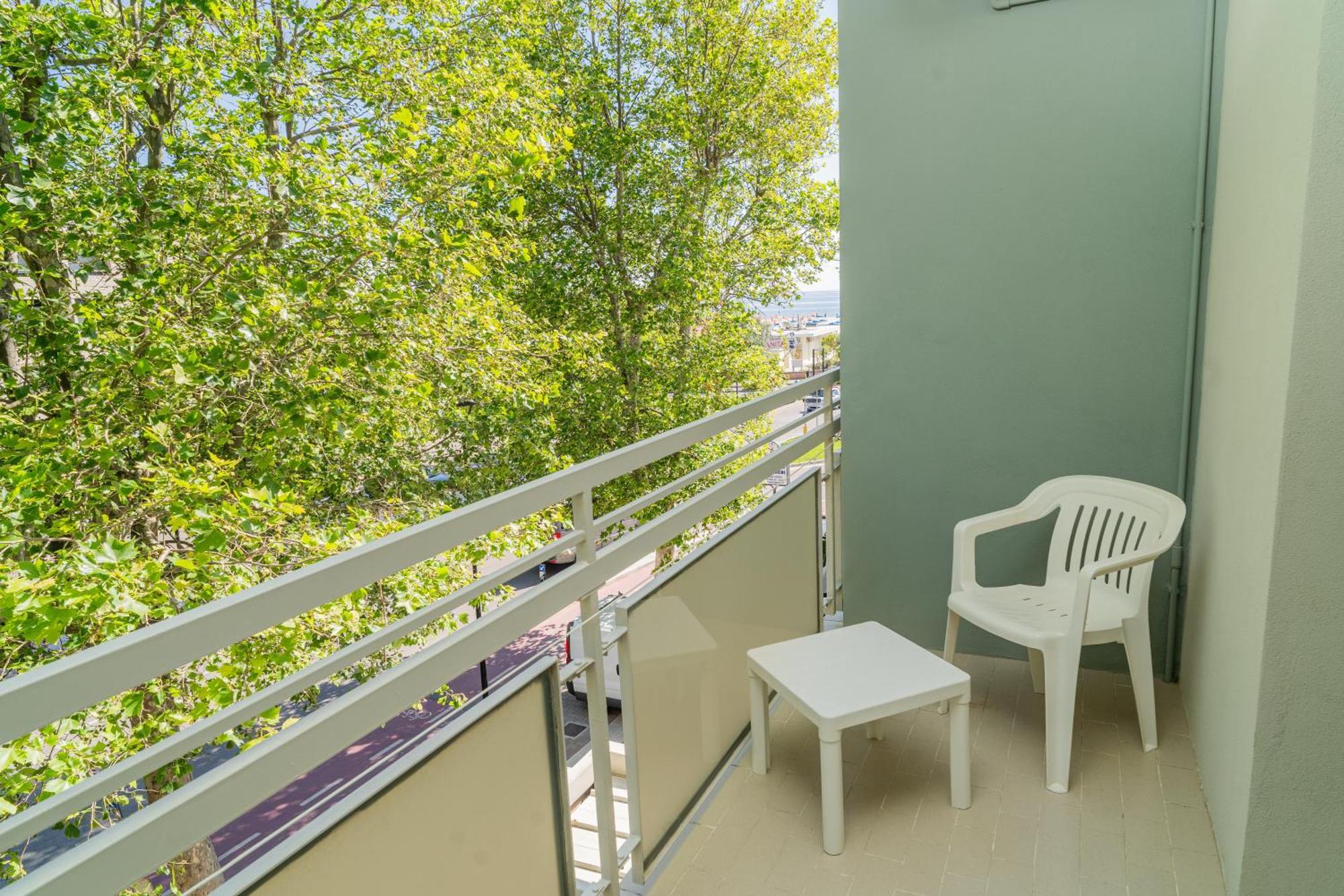 Hotel Ondina E Milazzo Cervia Bagian luar foto