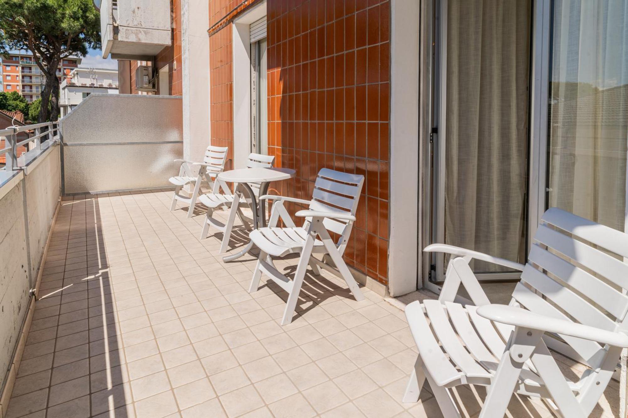 Hotel Ondina E Milazzo Cervia Bagian luar foto