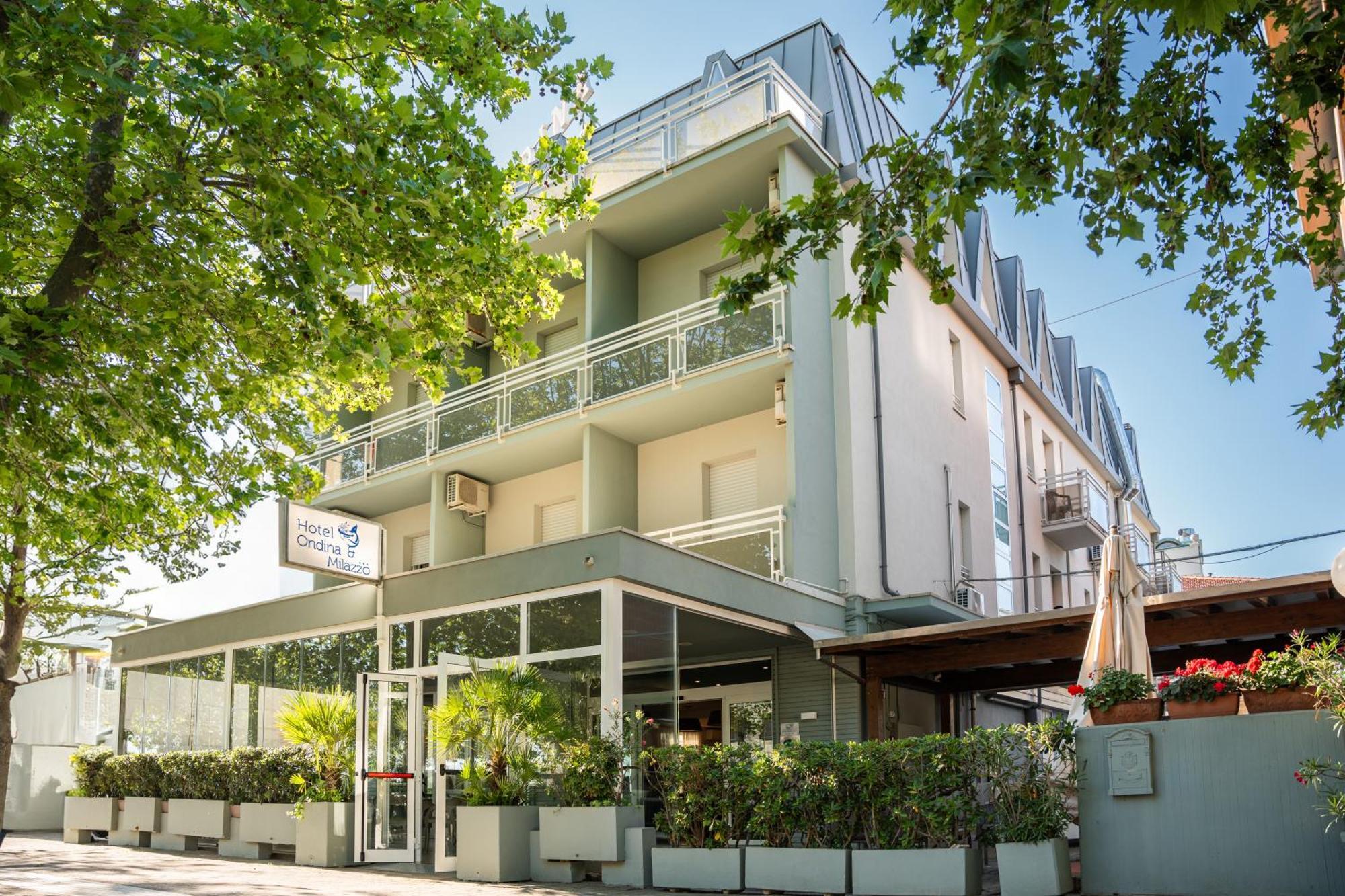 Hotel Ondina E Milazzo Cervia Bagian luar foto