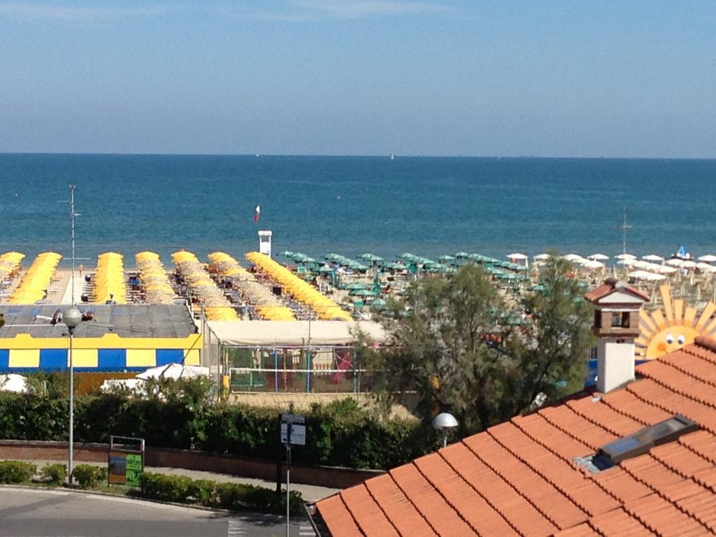 Hotel Ondina E Milazzo Cervia Bagian luar foto